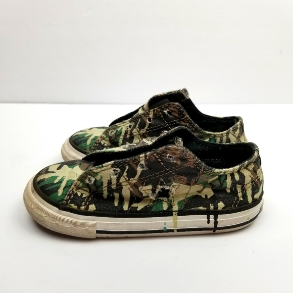 converse camouflage shoes
